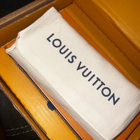Authentic Louis Vuitton Wallet - Picture 7 of 15